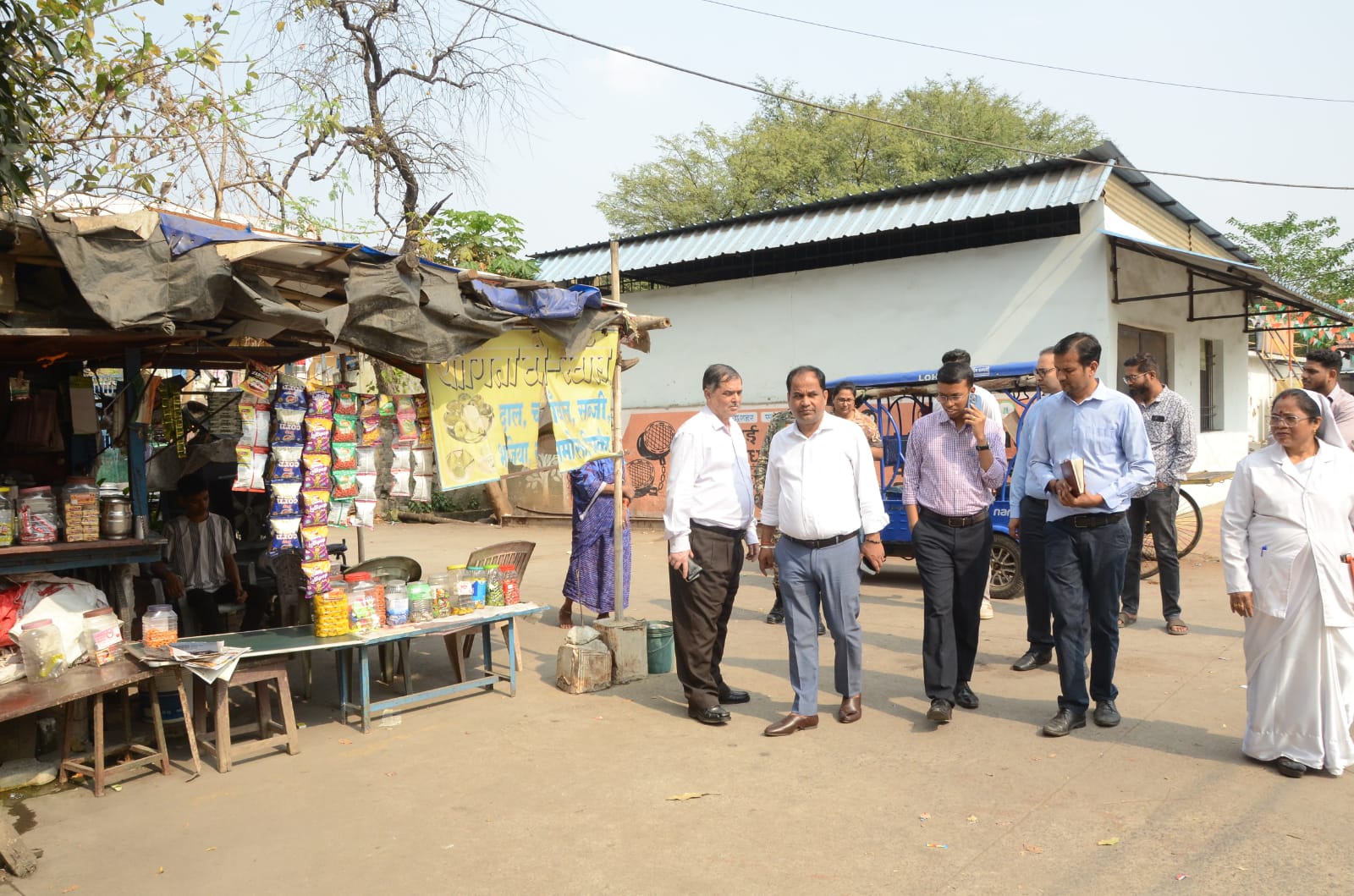 अस्पताल परिसर में प्रतिबंधित सामग्री एवं पाउच मिलने पर जुर्माना अस्पताल परिसर में प्रतिबंधित सामग्री एवं पाउच मिलने पर जुर्माना