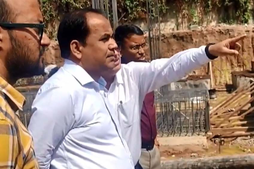 कलेक्टर ने निर्माणाधीन तहसील कार्यालय और वर्किंग वीमेन हॉस्टल का किया निरीक्षण कलेक्टर ने निर्माणाधीन तहसील कार्यालय और वर्किंग वीमेन हॉस्टल का किया निरीक्षण