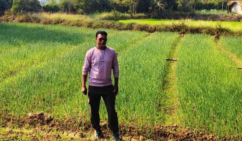 धान के बदले प्याज एवं धनिया की फसल की ओर कृषकों का बढ़ा रूझान धान के बदले प्याज एवं धनिया की फसल की ओर कृषकों का बढ़ा रूझान