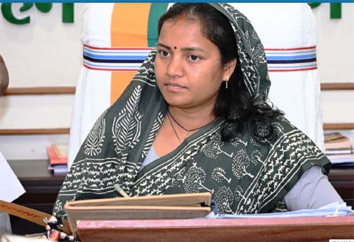 हाथी के हमले में जान गंवाने वाले ग्रामीणों के परिजनों को त्वरित राहत हाथी के हमले में जान गंवाने वाले ग्रामीणों के परिजनों को त्वरित राहत