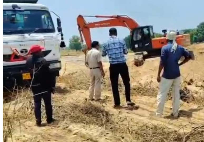 केवई नदी में अवैध रेत खनन पर प्रशासन की बड़ी कार्रवाई केवई नदी में अवैध रेत खनन पर प्रशासन की बड़ी कार्रवाई