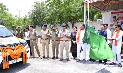 बलौदाबाजार में 'नेक्स्ट जेन डायल-112' वाहनों को राजस्व मंत्री ने दिखाई हरी झंडी बलौदाबाजार में 'नेक्स्ट जेन डायल-112' वाहनों को राजस्व मंत्री ने दिखाई हरी झंडी