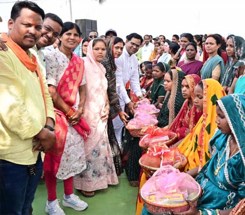 जनसमस्या निवारण शिविर में उमड़ा ग्रामीणों का जनसैलाब 20 ग्राम पंचायतों के ग्रामीणों ने रखीं अपनी समस्याएँ जनसमस्या निवारण शिविर में उमड़ा ग्रामीणों का जनसैलाब 20 ग्राम पंचायतों के ग्रामीणों ने रखीं अपनी समस्याएँ