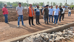 निर्माण कार्यों में तेजी लाने और सड़क बाधाओं पर कार्रवाई के दिए कड़े निर्देश निर्माण कार्यों में तेजी लाने और सड़क बाधाओं पर कार्रवाई के दिए कड़े निर्देश