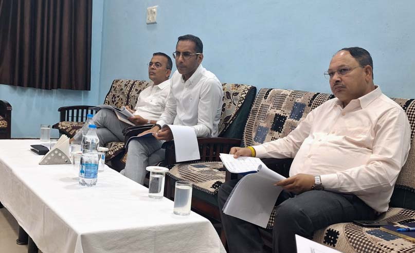 लोक निर्माण विभाग के सचिव ने सड़कों और भवनों के कार्यों की समीक्षा की लोक निर्माण विभाग के सचिव ने सड़कों और भवनों के कार्यों की समीक्षा की