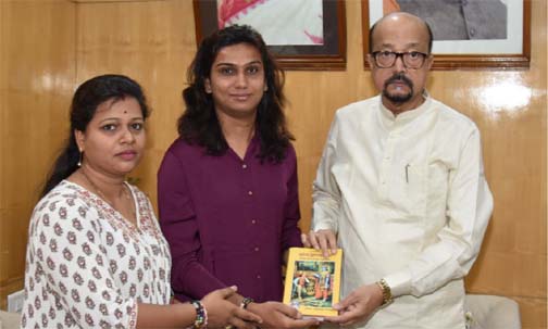 राज्यपाल श्री डेका से पर्वतारोही अंकिता गुप्ता ने की सौजन्य भेंट राज्यपाल श्री डेका से पर्वतारोही अंकिता गुप्ता ने की सौजन्य भेंट