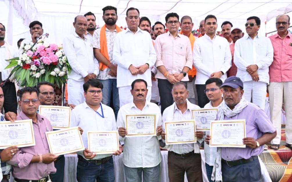 विकास कार्यों में नही होगी कोई कमी -राजस्व मंत्री टंक राम वर्मा विकास कार्यों में नही होगी कोई कमी -राजस्व मंत्री टंक राम वर्मा
