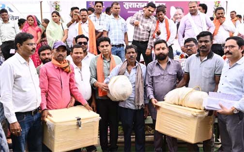 सुशासन का लक्ष्य जनता के काम समय पर पूरा करना, विभागीय योजनाओं से आर्थिक रूप से सशक्त बनें ग्रामीण- टंक राम वर्मा सुशासन का लक्ष्य जनता के काम समय पर पूरा करना, विभागीय योजनाओं से आर्थिक रूप से सशक्त बनें ग्रामीण- टंक राम वर्मा