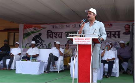 विश्व साइकिल दिवस के अवसर पर जिला मुख्यालय बालोद में हुआ साइकिल रैली का आयोजन विश्व साइकिल दिवस के अवसर पर जिला मुख्यालय बालोद में हुआ साइकिल रैली का आयोजन