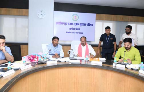 तकनीक, प्रशिक्षण और सख्त निगरानी से सड़क हादसों पर लगाम की तैयारी तकनीक, प्रशिक्षण और सख्त निगरानी से सड़क हादसों पर लगाम की तैयारी