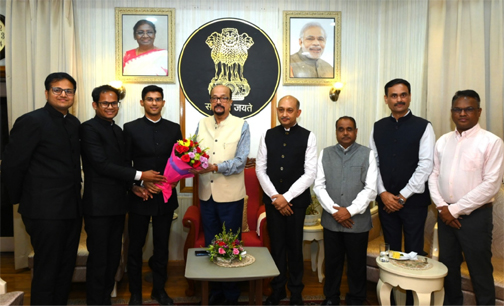 राज्यपाल से परिवीक्षाधीन आईएएस अधिकारियों ने की सौजन्य भेंट राज्यपाल से परिवीक्षाधीन आईएएस अधिकारियों ने की सौजन्य भेंट