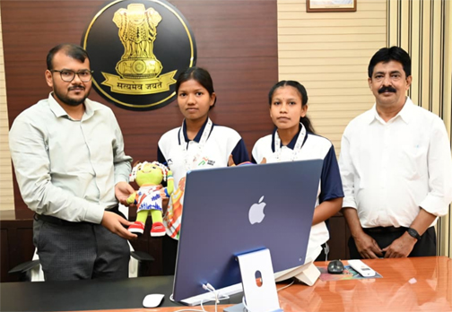सुकमा की बेटियों ने 'खेलो इंडिया नेशनल ट्राइबल गेम्स' फुटबॉल में जीता गोल्ड सुकमा की बेटियों ने 'खेलो इंडिया नेशनल ट्राइबल गेम्स' फुटबॉल में जीता गोल्ड