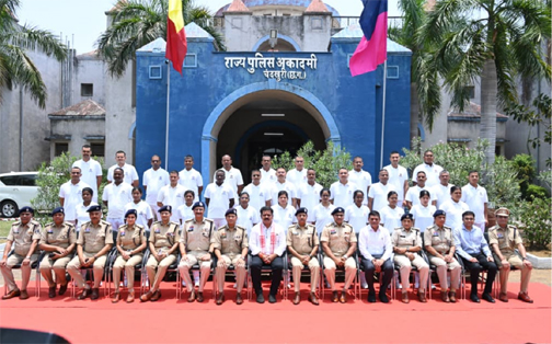 उप मुख्यमंत्री विजय शर्मा 33 प्रशिक्षु उप पुलिस अधीक्षकों के बुनियादी प्रशिक्षण सत्र शुभारंभ में हुए शामिल उप मुख्यमंत्री विजय शर्मा 33 प्रशिक्षु उप पुलिस अधीक्षकों के बुनियादी प्रशिक्षण सत्र शुभारंभ में हुए शामिल