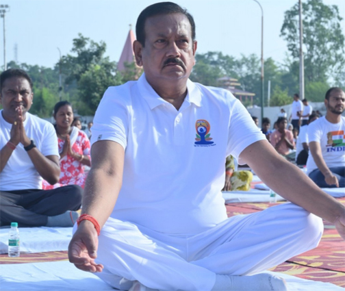 प्रधानमंत्री नरेंद्र मोदी के प्रयासों से योग बना वैश्विक जनआंदोलन- देवेन्द्र प्रताप सिंह प्रधानमंत्री नरेंद्र मोदी के प्रयासों से योग बना वैश्विक जनआंदोलन- देवेन्द्र प्रताप सिंह