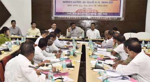 शिक्षा मंत्री गजेंद्र यादव ने बस्तर संभाग की शिक्षा व्यवस्था की समीक्षा की शिक्षा मंत्री गजेंद्र यादव ने बस्तर संभाग की शिक्षा व्यवस्था की समीक्षा की
