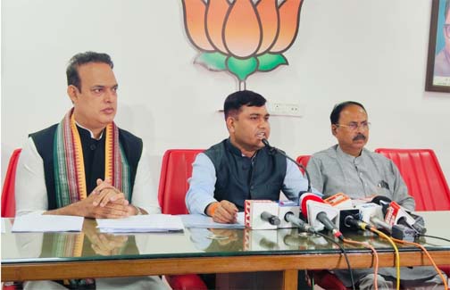 नकटी ग्राम में अतिक्रमण हटाने की कार्यवाही को लेकर कांग्रेस निम्न स्तरीय राजनीति कर रही है - डॉ. नवीन मार्कण्डेय नकटी ग्राम में अतिक्रमण हटाने की कार्यवाही को लेकर कांग्रेस निम्न स्तरीय राजनीति कर रही है - डॉ. नवीन मार्कण्डेय