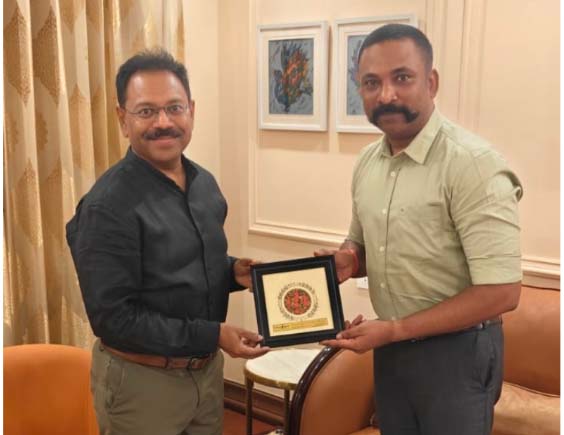 पर्यटन मंत्रालय के अतिरिक्त सचिव सुमन बिल्ला का रायपुर एयरपोर्ट पर हुआ आत्मीय स्वागत पर्यटन मंत्रालय के अतिरिक्त सचिव सुमन बिल्ला का रायपुर एयरपोर्ट पर हुआ आत्मीय स्वागत