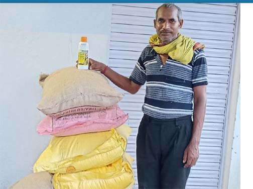 समय पर मिला खाद-बीज बना उम्मीद की नई फसल: सीमांत किसान नरेन्द्र सिंह की खरीफ खेती को मिली नई ताकत समय पर मिला खाद-बीज बना उम्मीद की नई फसल: सीमांत किसान नरेन्द्र सिंह की खरीफ खेती को मिली नई ताकत