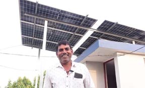 प्रधानमंत्री सूर्य घर मुफ्त बिजली योजना से यशवंत साहू बने बिजली के उत्पादक और उपभोक्ता प्रधानमंत्री सूर्य घर मुफ्त बिजली योजना से यशवंत साहू बने बिजली के उत्पादक और उपभोक्ता