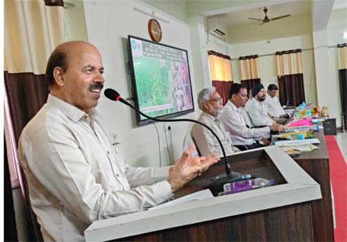 कृषि में जलवायुपरिवर्तन, नवाचार, विविधिकरण एवं प्राकृतिक खेती पर हुआ मंथन कृषि में जलवायुपरिवर्तन, नवाचार, विविधिकरण एवं प्राकृतिक खेती पर हुआ मंथन