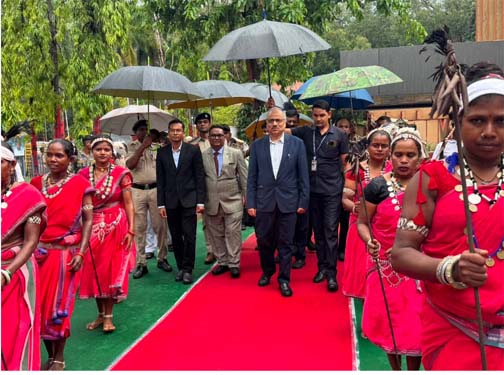 मुख्य न्यायाधी रमेश सिन्हा का बचेली पहुंचने पर किया गया गरिमामयी स्वागत मुख्य न्यायाधी रमेश सिन्हा का बचेली पहुंचने पर किया गया गरिमामयी स्वागत