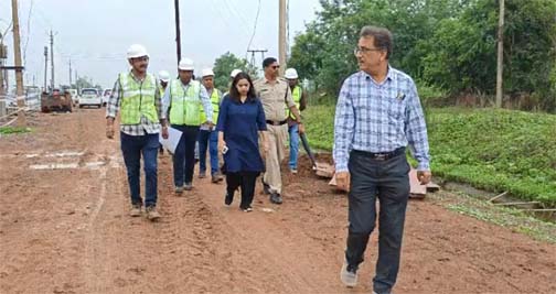 निगम आयुक्त ने किया शहर के विकास कार्यों का औचक निरीक्षण निगम आयुक्त ने किया शहर के विकास कार्यों का औचक निरीक्षण