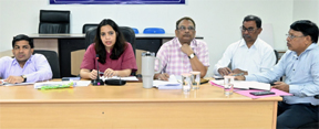 ई-ऑफिस से लेकर सड़क, स्ट्रीट लाइट, प्रधानमंत्री आवास और जल संरक्षण तक कार्यों को समय-सीमा में पूरा करने आयुक्त ने दिए निर्देश ई-ऑफिस से लेकर सड़क, स्ट्रीट लाइट, प्रधानमंत्री आवास और जल संरक्षण तक कार्यों को समय-सीमा में पूरा करने आयुक्त ने दिए निर्देश