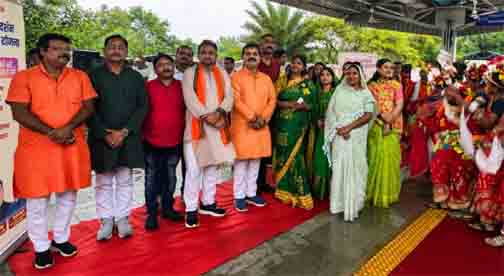 सरगुजा संभाग के 850 श्रद्धालु भारत गौरव ट्रेन से रामलला एवं बाबा विश्वनाथ के दर्शन के लिए रवाना सरगुजा संभाग के 850 श्रद्धालु भारत गौरव ट्रेन से रामलला एवं बाबा विश्वनाथ के दर्शन के लिए रवाना