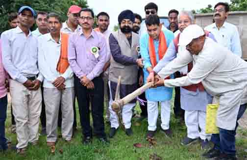 भौतिक प्रगति के साथ अपनी समृद्ध परंपरा और मानवीय मूल्यों को सहेजकर रखना ही सच्चा विकास- टंक राम वर्मा भौतिक प्रगति के साथ अपनी समृद्ध परंपरा और मानवीय मूल्यों को सहेजकर रखना ही सच्चा विकास- टंक राम वर्मा