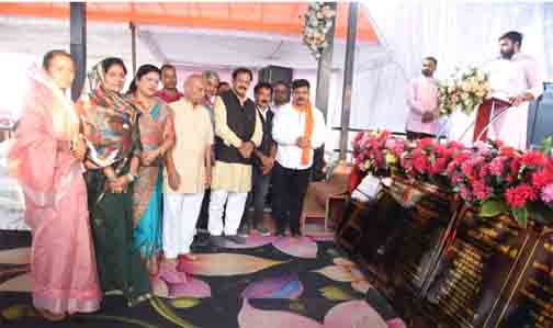उपमुख्यमंत्री विजय शर्मा ने किया शौर्य वाटिका का भूमिपूजन, लगभग 79 लाख रुपए के विकास कार्यों का किया लोकार्पण उपमुख्यमंत्री विजय शर्मा ने किया शौर्य वाटिका का भूमिपूजन, लगभग 79 लाख रुपए के विकास कार्यों का किया लोकार्पण