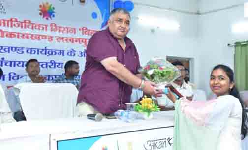 बिहान से ग्रामीण परिवारों को मिल रहा आत्मनिर्भरता का नया आधार, मछली पालन से बढ़ेंगे आजीविका के अवसर बिहान से ग्रामीण परिवारों को मिल रहा आत्मनिर्भरता का नया आधार, मछली पालन से बढ़ेंगे आजीविका के अवसर