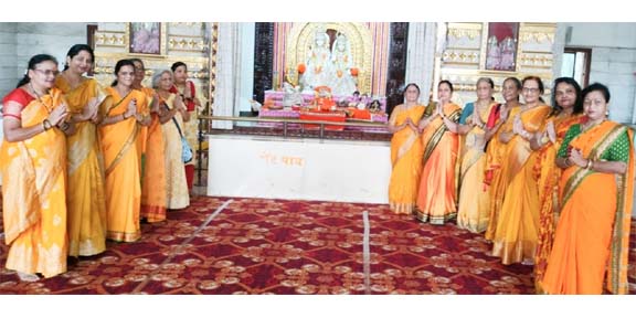 चौबे कॉलोनी केंद्र की महिलाओं ने निकाली आषाढ़- श्रावण मास वारी चौबे कॉलोनी केंद्र की महिलाओं ने निकाली आषाढ़- श्रावण मास वारी