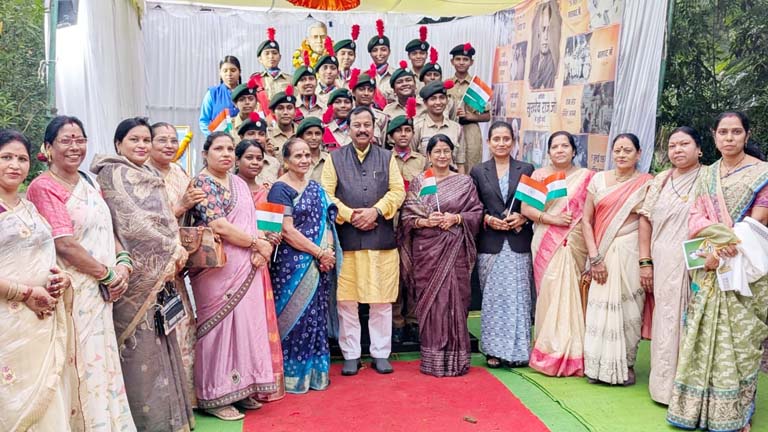 दुर्ग में क्रांतिकारी सुखदेव राज की प्रतिमा का भव्य अनावरण दुर्ग में क्रांतिकारी सुखदेव राज की प्रतिमा का भव्य अनावरण