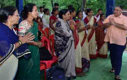 रामगढ़ में मितानिन बहनों से पर्यटन एवं संस्कृति मंत्री ने किया आत्मीय संवाद, समस्याओं और आवश्यकताओं की ली जानकारी रामगढ़ में मितानिन बहनों से पर्यटन एवं संस्कृति मंत्री ने किया आत्मीय संवाद, समस्याओं और आवश्यकताओं की ली जानकारी