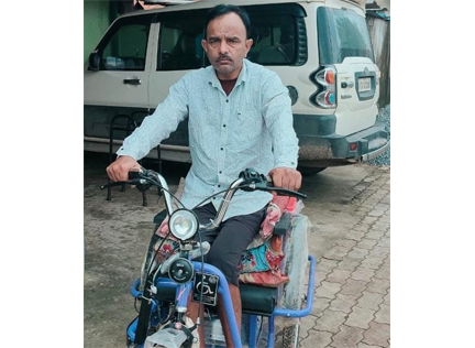 आवेदन के 48 घंटे के भीतर दिव्यांग विष्णु लाल यादव को मिली इलेक्ट्रिक स्कूटी आवेदन के 48 घंटे के भीतर दिव्यांग विष्णु लाल यादव को मिली इलेक्ट्रिक स्कूटी