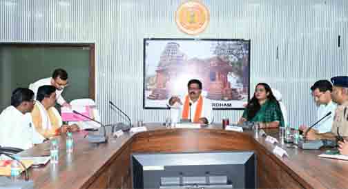 उप मुख्यमंत्री विजय शर्मा ने कबीरधाम के गौसेवकों एवं अधिकारियों की ली बैठक उप मुख्यमंत्री विजय शर्मा ने कबीरधाम के गौसेवकों एवं अधिकारियों की ली बैठक
