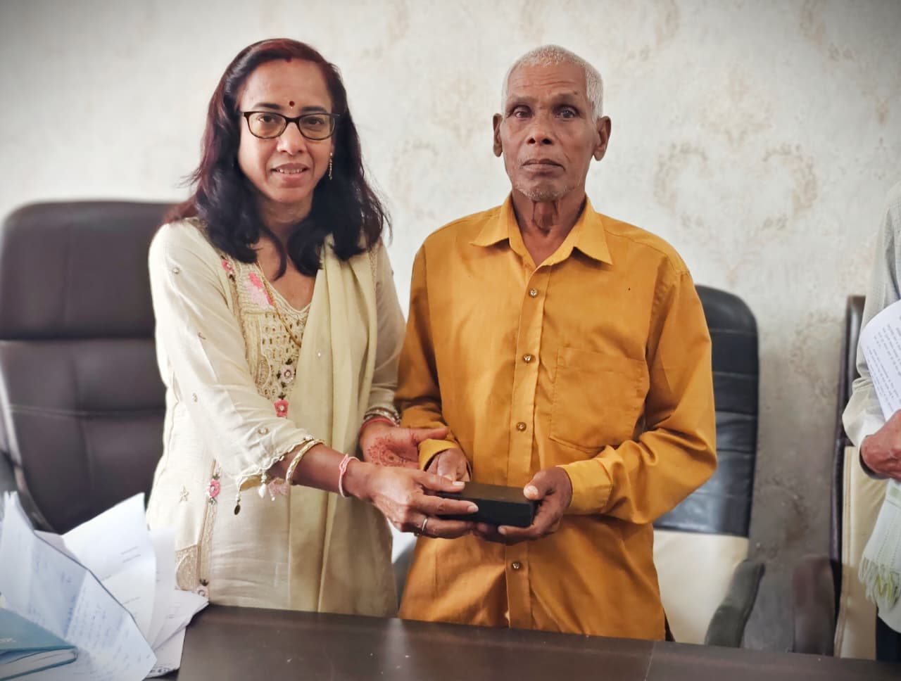 बुजुर्गों और जरूरतमंदों के लिए मददगार साबित हो रहा ‘कलेक्टर जनदर्शन’ बुजुर्गों और जरूरतमंदों के लिए मददगार साबित हो रहा ‘कलेक्टर जनदर्शन’