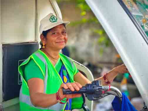 एम.आर.एफ. प्लांट से आत्मनिर्भरता और बदलाव की कहानी लिख रहीं बालोद की महिला कर्मी एम.आर.एफ. प्लांट से आत्मनिर्भरता और बदलाव की कहानी लिख रहीं बालोद की महिला कर्मी