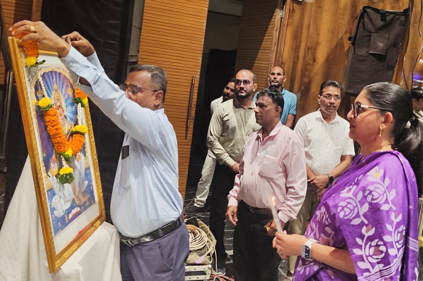 महाराष्ट्र मंडल में आईएएस अफसर रीना कंगाले ने की श्रीगणेश की पूजा महाराष्ट्र मंडल में आईएएस अफसर रीना कंगाले ने की श्रीगणेश की पूजा
