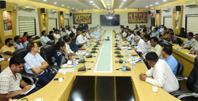 उद्योगों की जरूरत के अनुरूप युवाओं को मिले प्रशिक्षण, रोजगार के बढ़ें अवसर : कलेक्टर उद्योगों की जरूरत के अनुरूप युवाओं को मिले प्रशिक्षण, रोजगार के बढ़ें अवसर : कलेक्टर