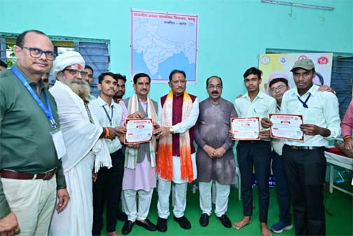 मुख्यमंत्री श्री साय ने 21 विकास कार्यों का किया लोकार्पण एवं शिलान्यास मुख्यमंत्री श्री साय ने 21 विकास कार्यों का किया लोकार्पण एवं शिलान्यास