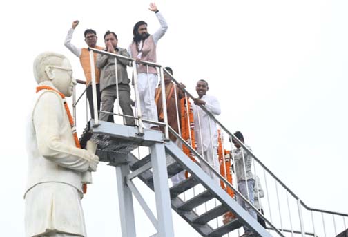 पंडित दीनदयाल उपाध्याय की जयंती पर वित्त मंत्री ओ.पी. चौधरी ने किया श्रद्धापूर्वक नमन पंडित दीनदयाल उपाध्याय की जयंती पर वित्त मंत्री ओ.पी. चौधरी ने किया श्रद्धापूर्वक नमन