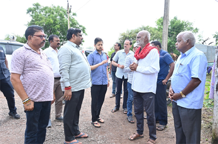केबिनेट मंत्री यादव गणेश विसर्जन स्थल शिवनाथ नदी पहुंचे केबिनेट मंत्री यादव गणेश विसर्जन स्थल शिवनाथ नदी पहुंचे