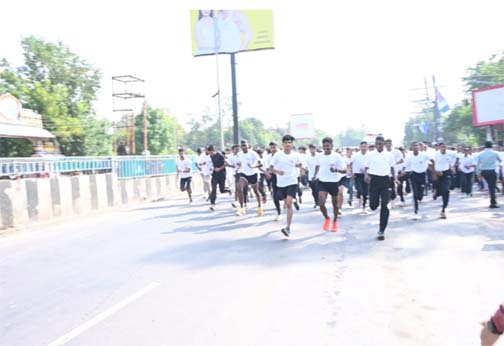 नशा मुक्त भारत अभियानः दुर्ग साइंस कॉलेज के 400 छात्रों ने मैराथन दौड़ में लगाई दौड़ नशा मुक्त भारत अभियानः दुर्ग साइंस कॉलेज के 400 छात्रों ने मैराथन दौड़ में लगाई दौड़