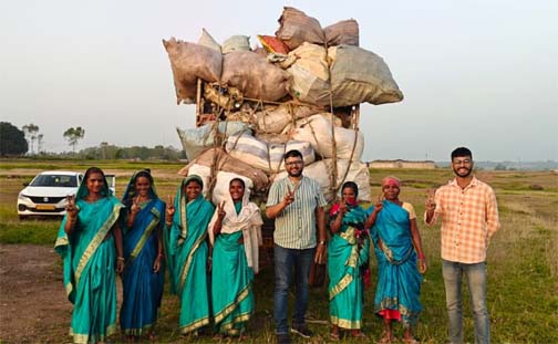 सेवा की कहानी: कचरे से कमाई की राह पर कुदरीडीह की स्वेच्छाग्राही दीदियां, 650 किलो कचरे की बिक्री सेवा की कहानी: कचरे से कमाई की राह पर कुदरीडीह की स्वेच्छाग्राही दीदियां, 650 किलो कचरे की बिक्री
