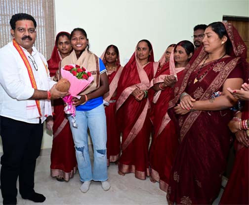 एशिया कप विजेता गीता यादव से मिले उप मुख्यमंत्री विधायक विजय शर्मा एशिया कप विजेता गीता यादव से मिले उप मुख्यमंत्री विधायक विजय शर्मा