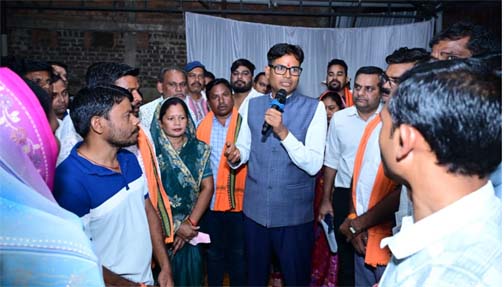 महानदी में बढ़ते जलस्तर से प्रभावित गांवों में पहुंचे वित्त मंत्री ओ.पी. चौधरी महानदी में बढ़ते जलस्तर से प्रभावित गांवों में पहुंचे वित्त मंत्री ओ.पी. चौधरी