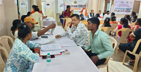 रायपुर नगर निगम जोन 4 में जोन स्तरीय सेवा संकल्प शिविर आयोजित, विधायक सुनील सोनी हुए शामिल रायपुर नगर निगम जोन 4 में जोन स्तरीय सेवा संकल्प शिविर आयोजित, विधायक सुनील सोनी हुए शामिल