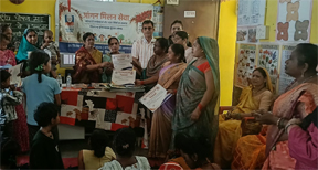 आंगन मिलन कार्यक्रम के तहत कैलाश नगर में पोषण और स्वास्थ्य के प्रति किया जागरूक आंगन मिलन कार्यक्रम के तहत कैलाश नगर में पोषण और स्वास्थ्य के प्रति किया जागरूक