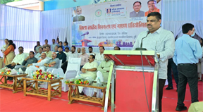 विद्यार्थियों ने चित्रों और विचारों में बताया मेरे सपनों का भारत की तस्वीर, शिक्षा मंत्री ने किया उत्साहवर्धन विद्यार्थियों ने चित्रों और विचारों में बताया मेरे सपनों का भारत की तस्वीर, शिक्षा मंत्री ने किया उत्साहवर्धन